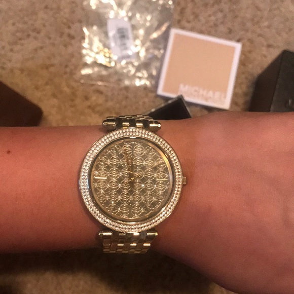 Gold Michael Kors watch - Picture 3 of 7